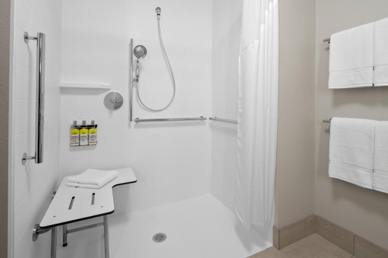 Holiday Inn Express & Suites - Elkhorn - Lake Geneva Area By Ihg Extérieur photo