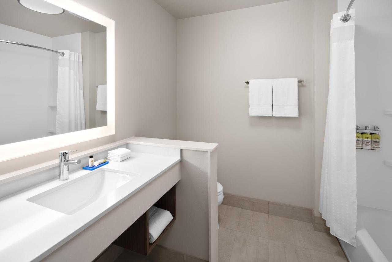 Holiday Inn Express & Suites - Elkhorn - Lake Geneva Area By Ihg Extérieur photo