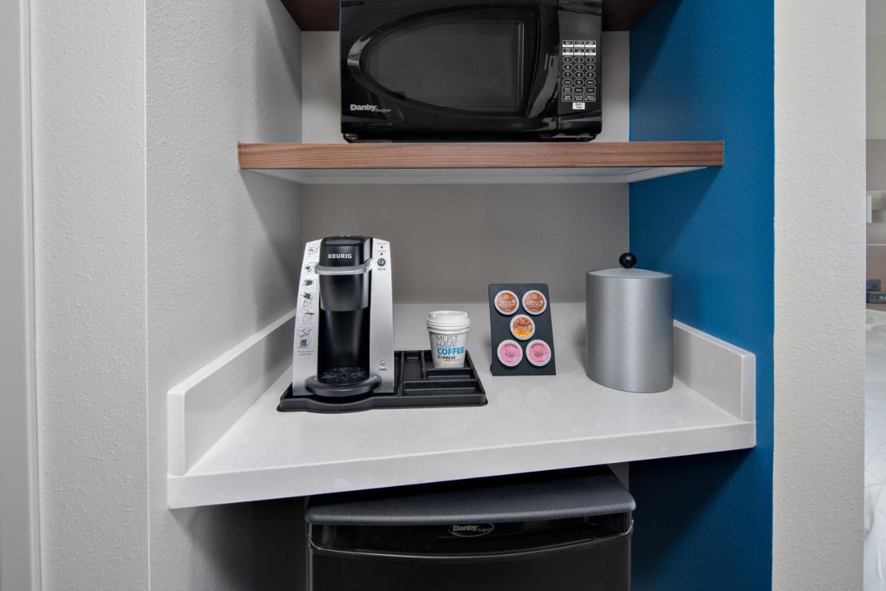 Holiday Inn Express & Suites - Elkhorn - Lake Geneva Area By Ihg Extérieur photo