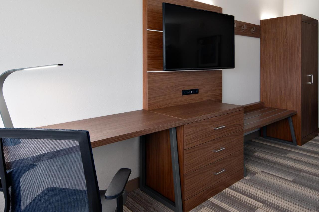 Holiday Inn Express & Suites - Elkhorn - Lake Geneva Area By Ihg Extérieur photo