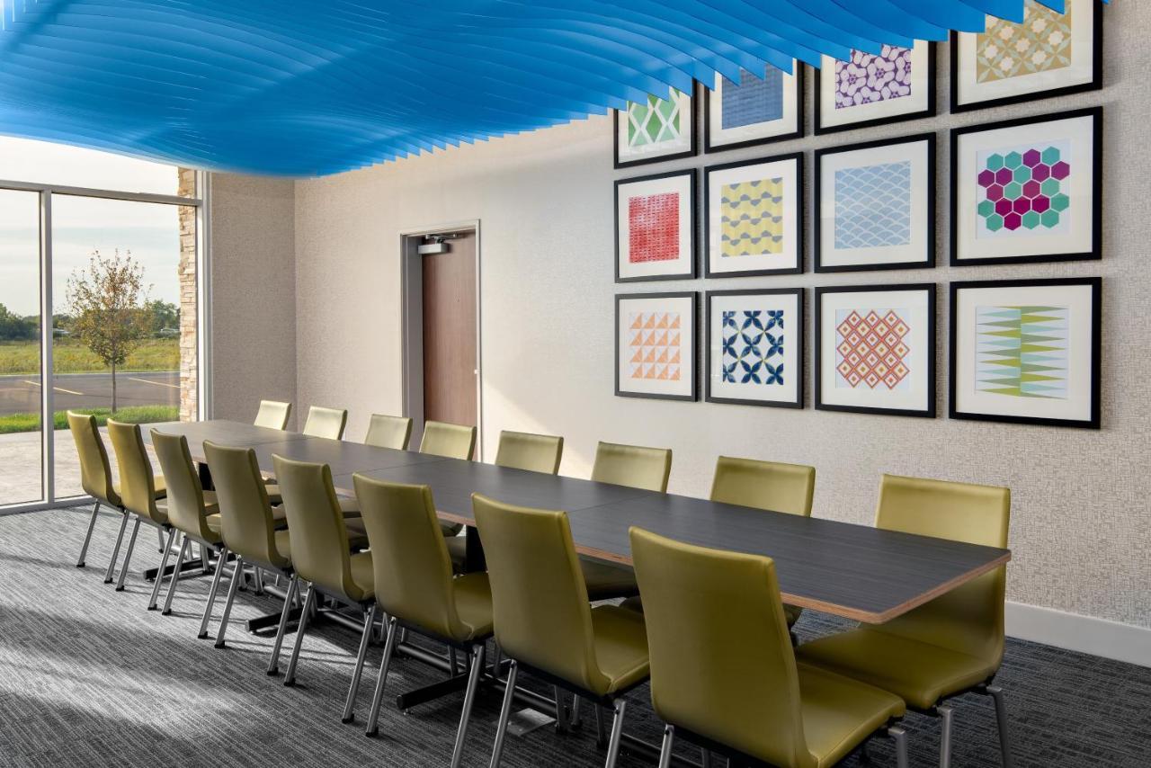Holiday Inn Express & Suites - Elkhorn - Lake Geneva Area By Ihg Extérieur photo
