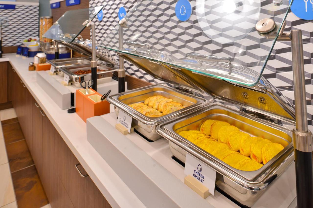 Holiday Inn Express & Suites - Elkhorn - Lake Geneva Area By Ihg Extérieur photo