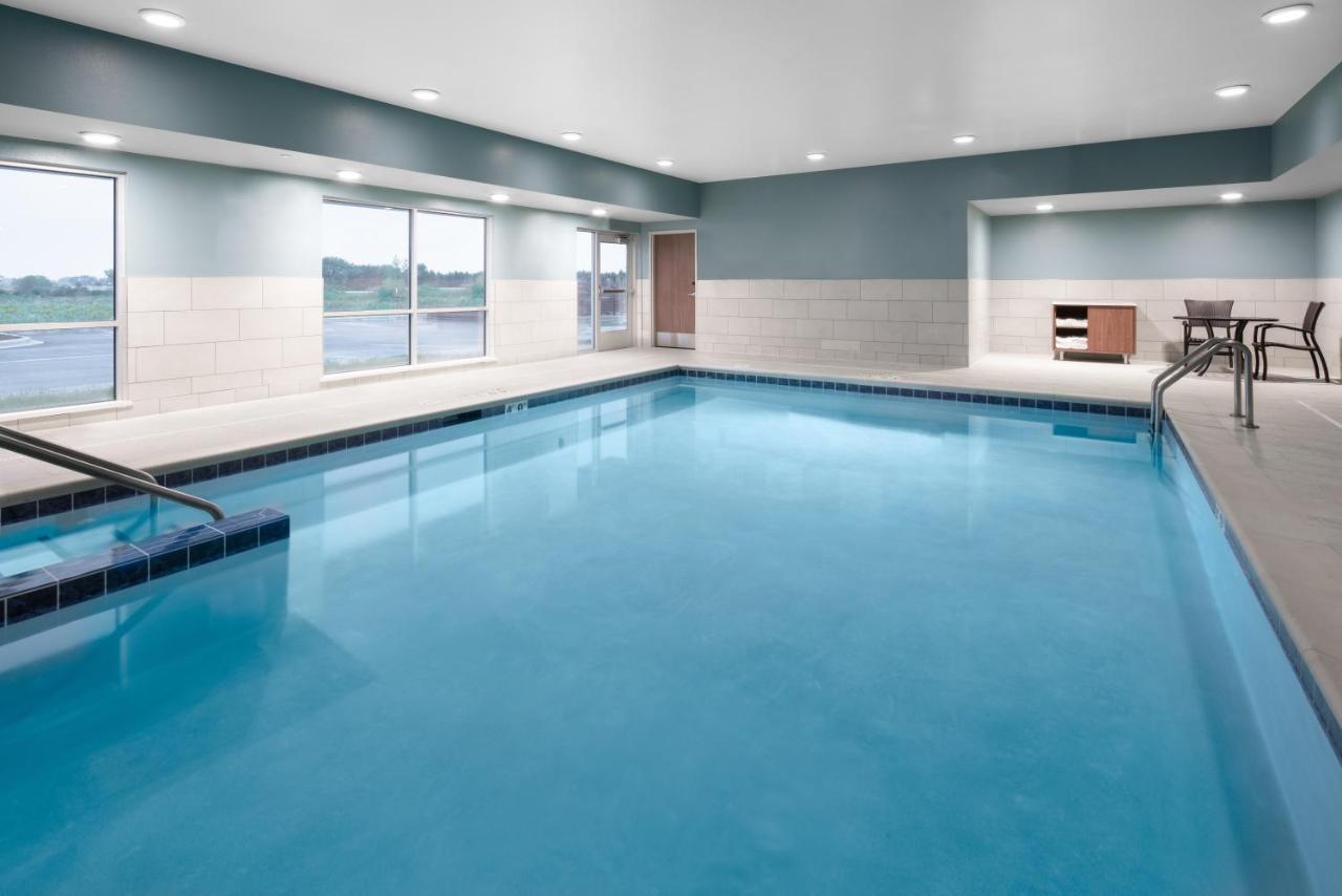 Holiday Inn Express & Suites - Elkhorn - Lake Geneva Area By Ihg Extérieur photo